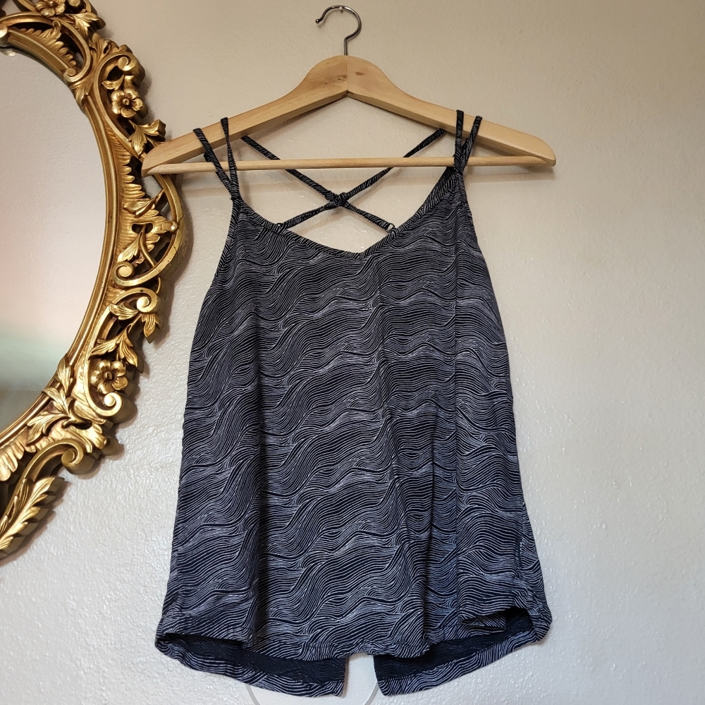 RVCA Tank Top Black & White Striped Wave Print
